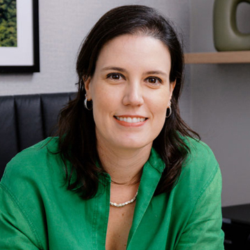 Dra. Julia Sevá | Especialista em Clínica Médica e Cuidados Paliativos